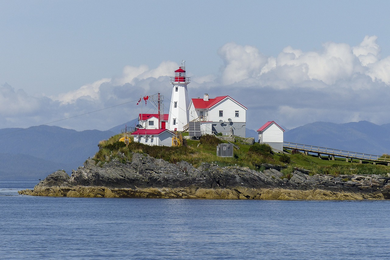 lighthouse, green island, british columbia-436116.jpg